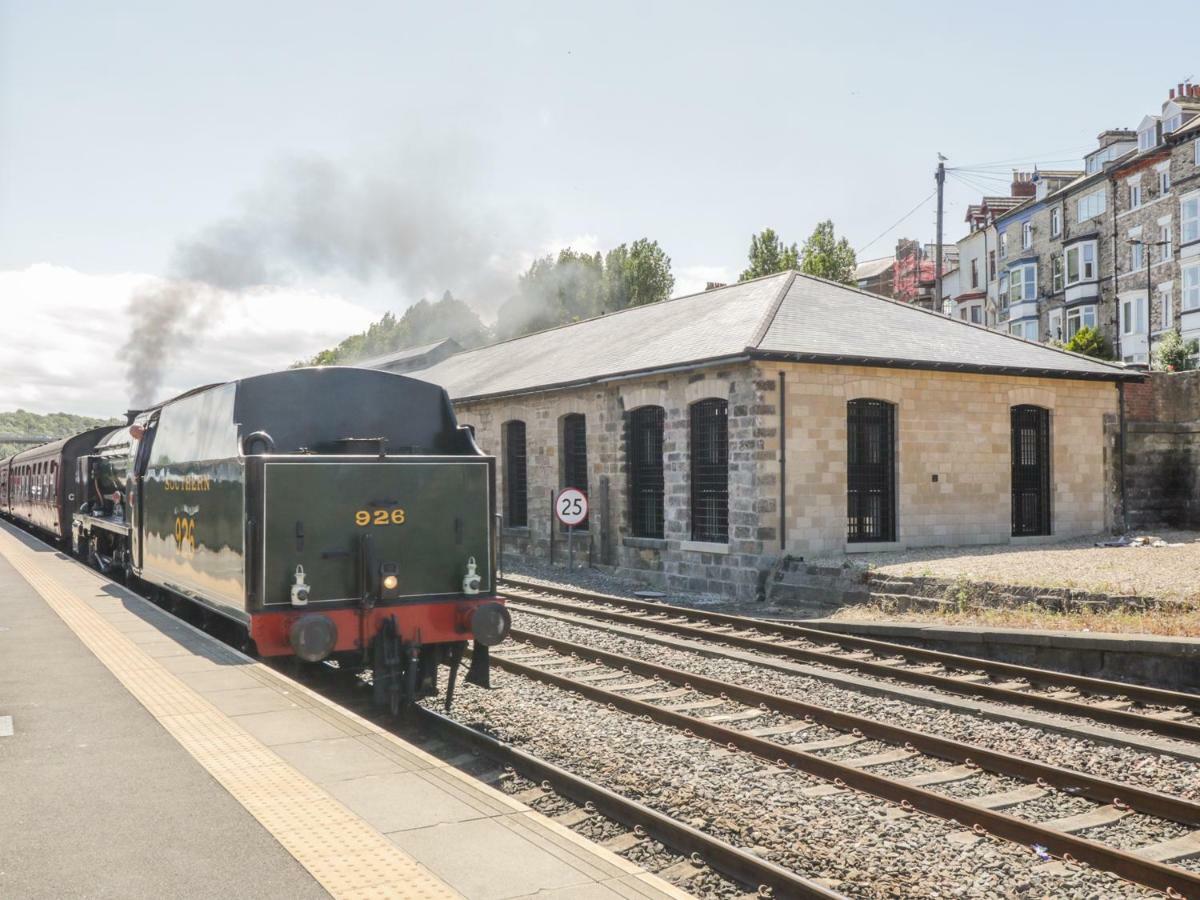 Evening Star Engine Shed Apartment Whitby Exterior photo